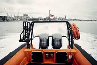 Bateau pneumatique semi-rigide à vendre