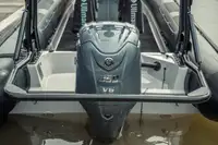 Bateau pneumatique semi-rigide à vendre
