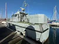 Patrouilleur à vendre