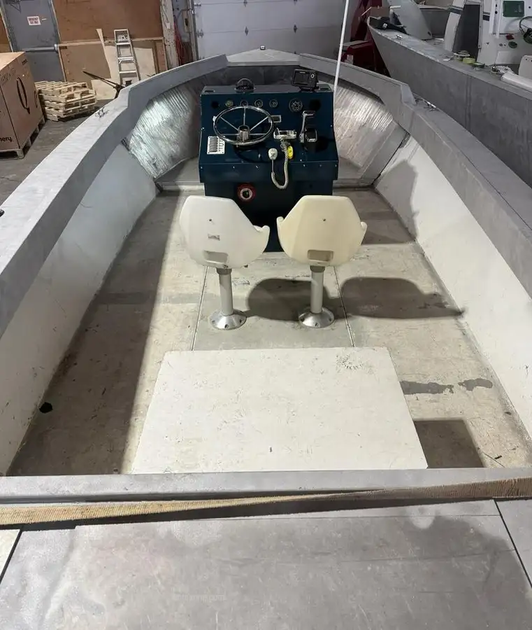 Bateaux de travail à vendre