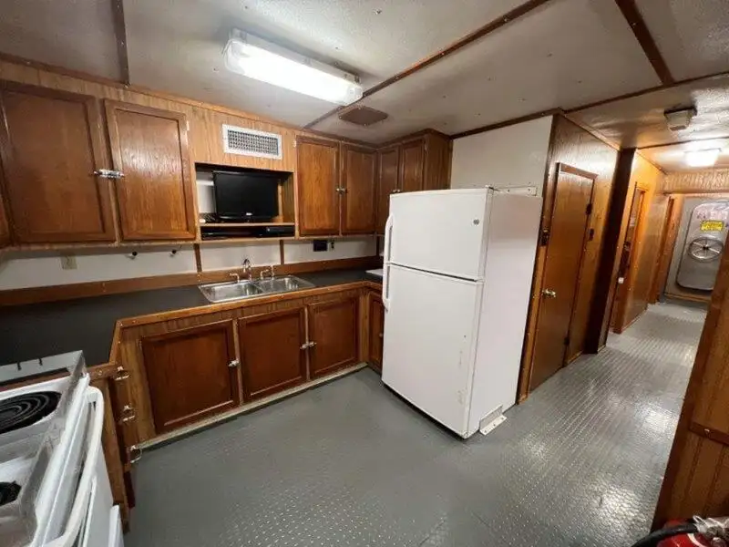 Bateau de transport d'équipage à vendre