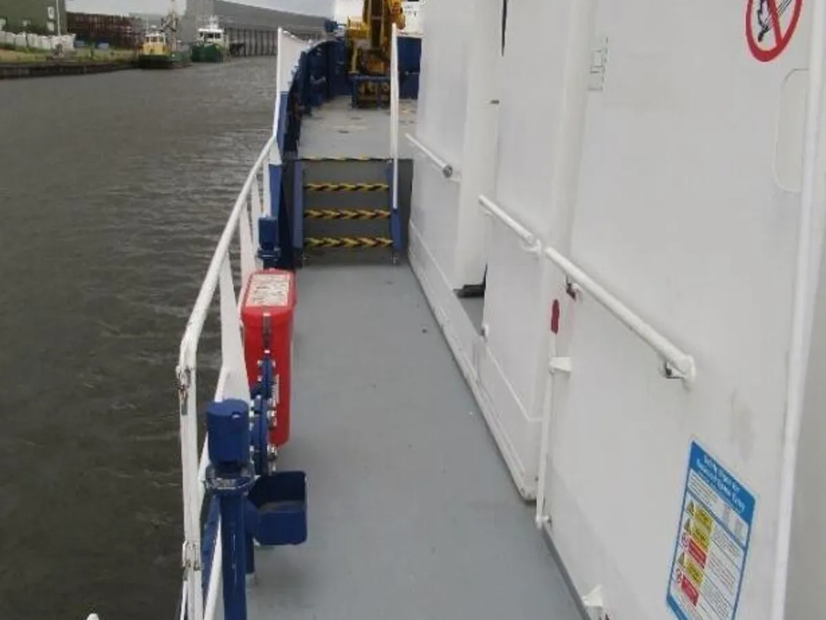 Bateau de transport d'équipage à vendre