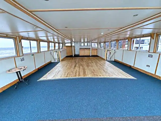 Navire de passagers à vendre