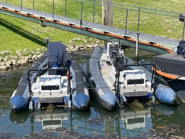 Bateau pneumatique semi-rigide à vendre