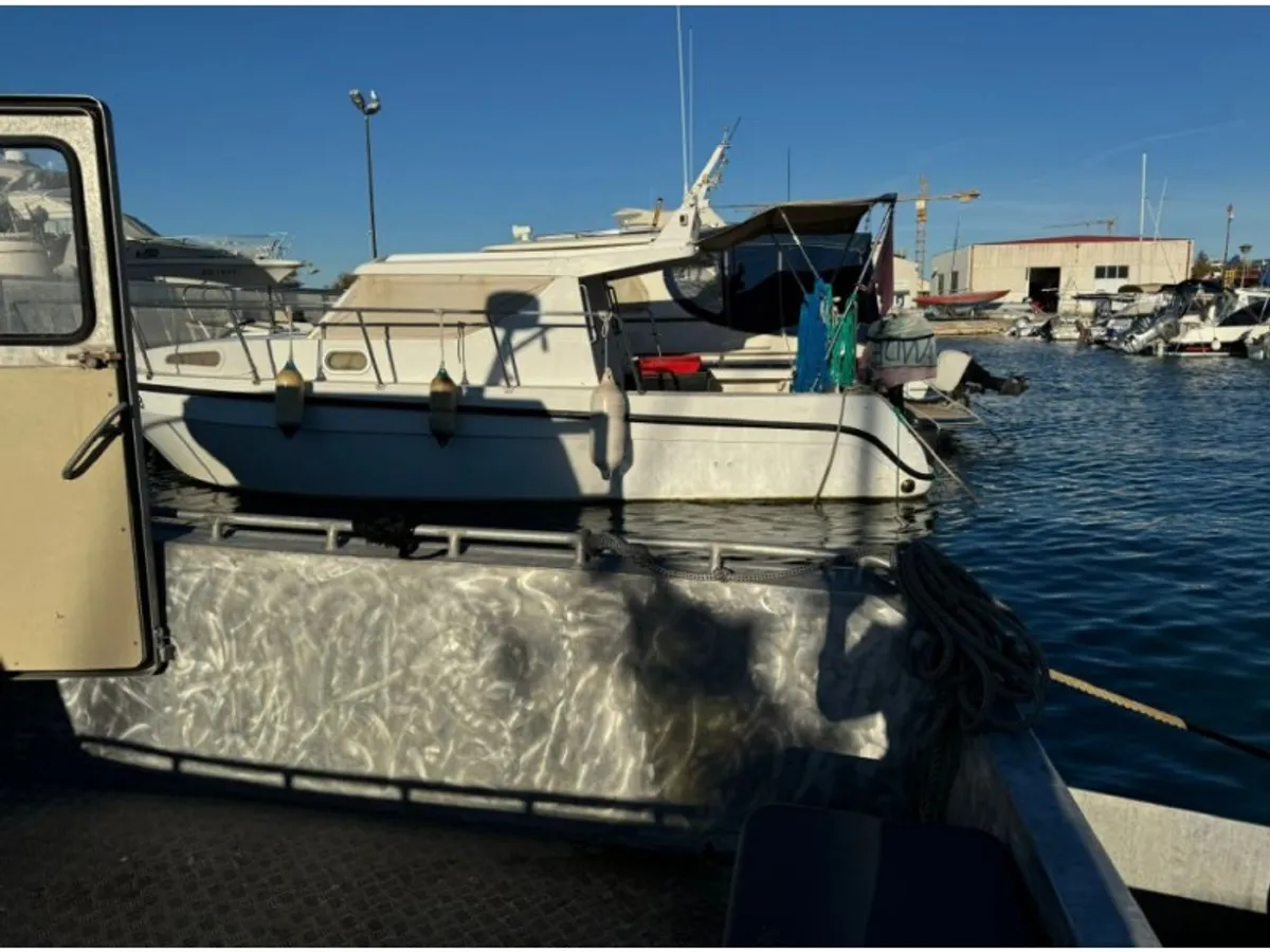 Bateaux de travail à vendre