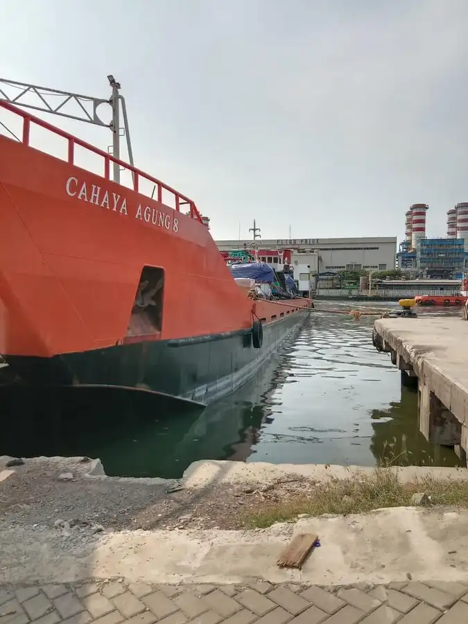 Navire de débarquement, citerne à vendre
