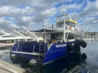 Navire d'arpentage à vendre