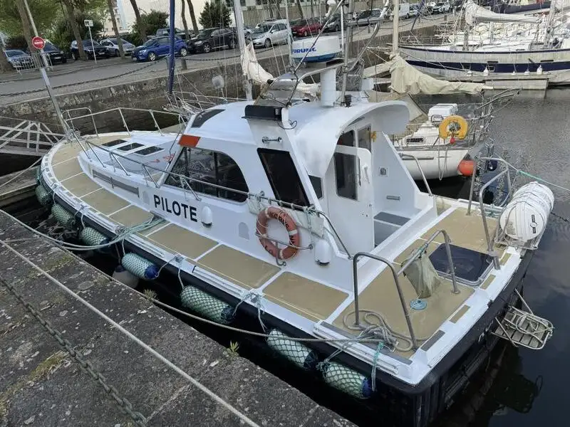 Bateau pilote à vendre