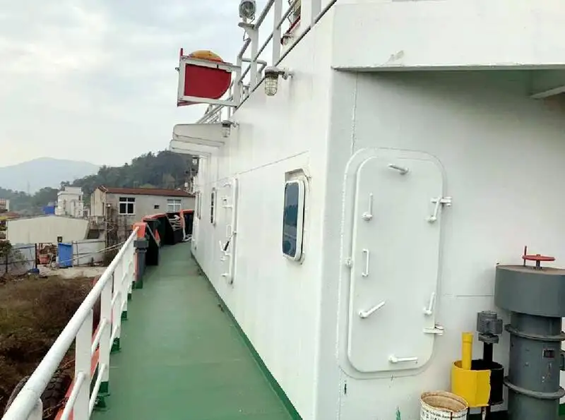 Navire d'approvisionnement à vendre