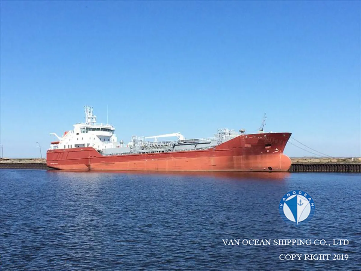 Pétrolier / chimiquier à vendre