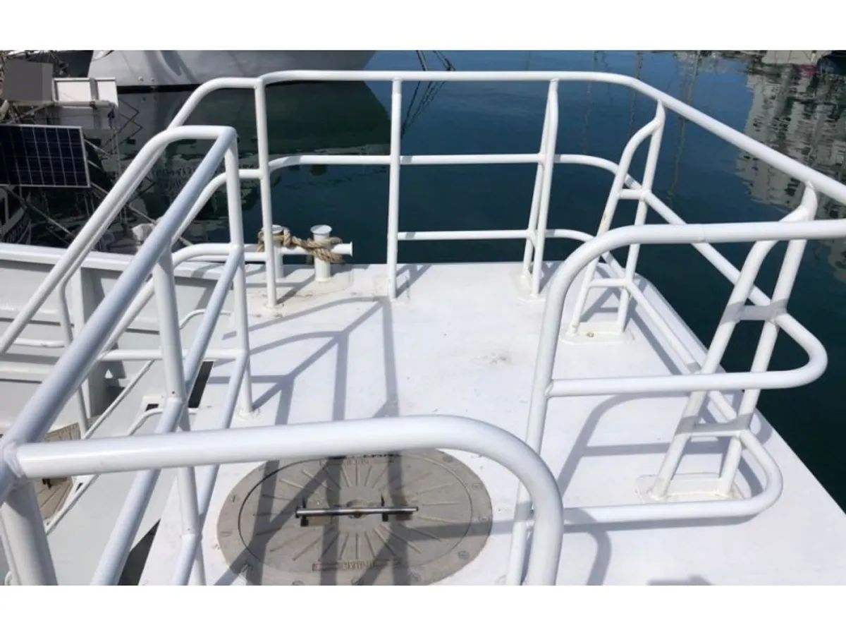 Bateau de transport d'équipage à vendre