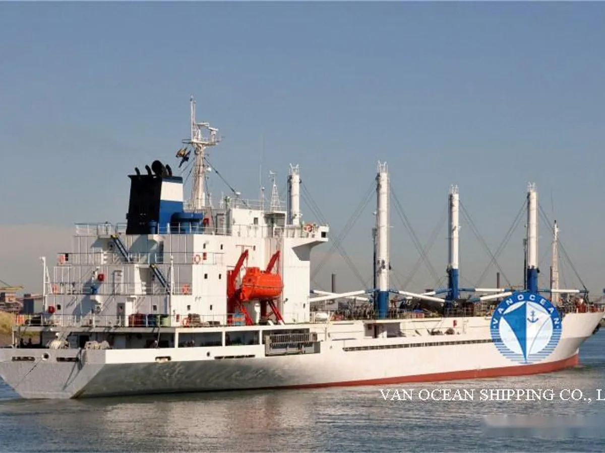 Navire frigorifique à vendre