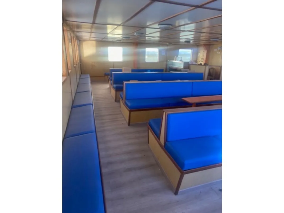 Navire de passagers à vendre