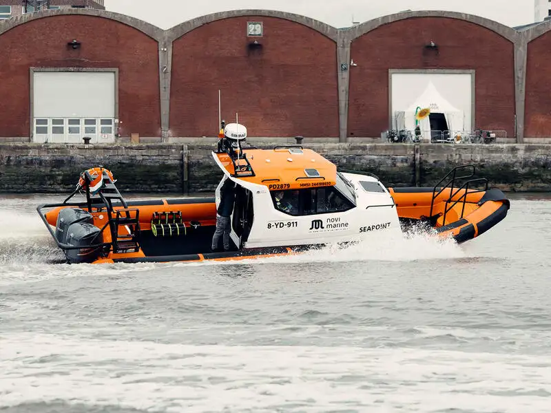 Bateau pneumatique semi-rigide à vendre
