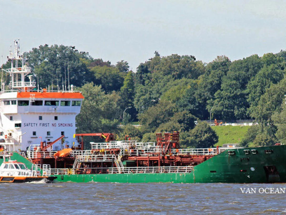 Pétrolier / chimiquier à vendre