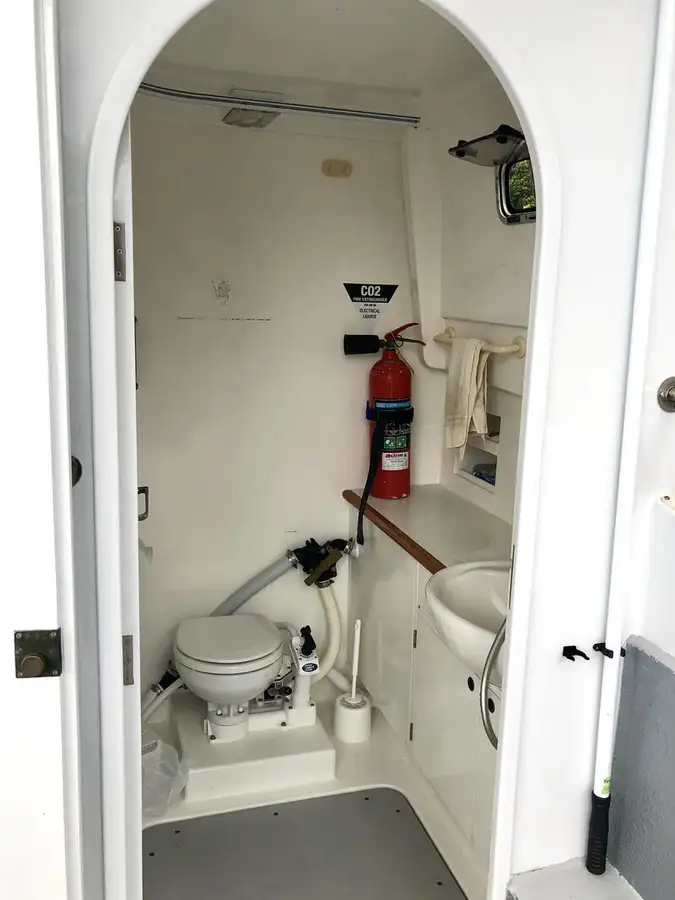 Navire de recherche à vendre