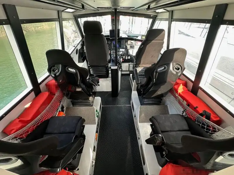 Bateau pilote à vendre