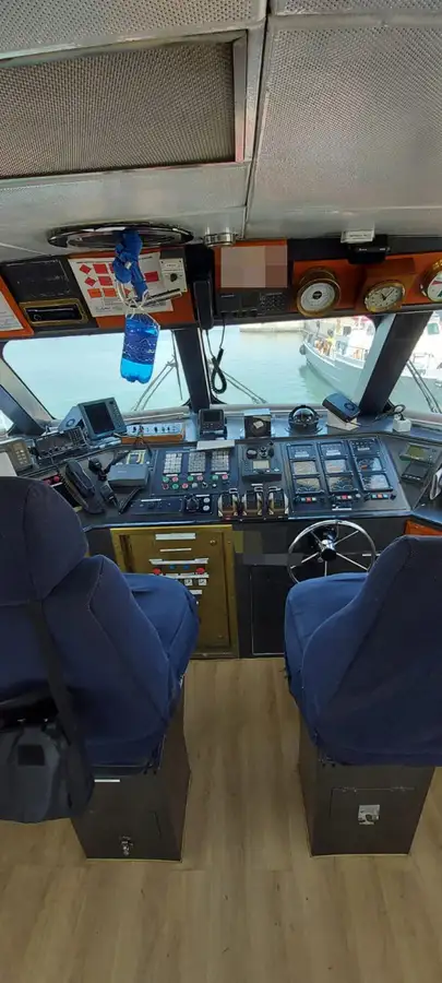 Bateau de transport d'équipage à vendre