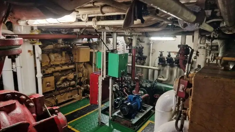 Navire d'approvisionnement à vendre