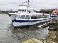 Navire de passagers à vendre