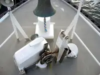 Navire d'arpentage à vendre