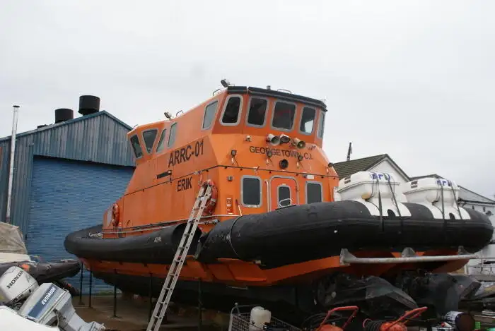 Bateau de transport d'équipage à vendre
