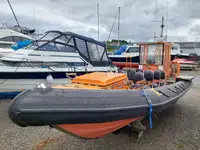 Bateau pneumatique semi-rigide à vendre