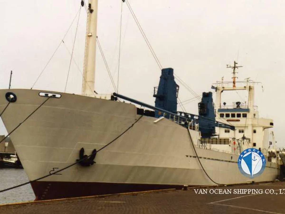 Navire frigorifique à vendre