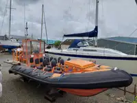 Bateau pneumatique rigide à vendre