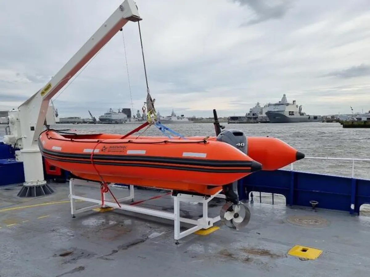 Bateau de transport d'équipage à vendre