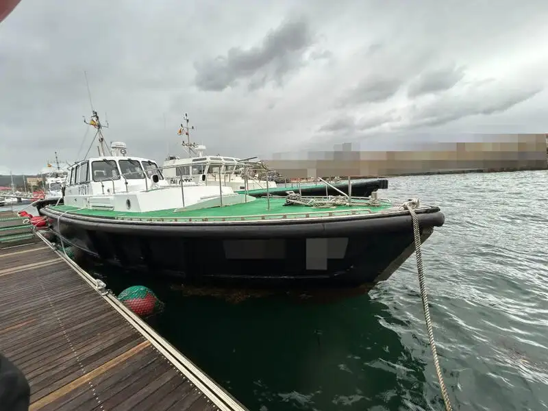 Bateau pilote à vendre