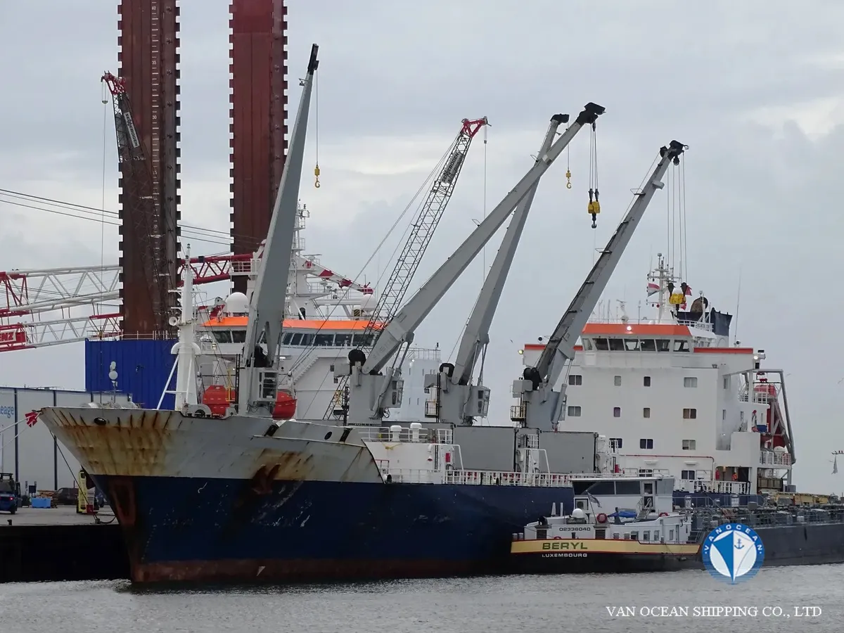 Navire frigorifique à vendre