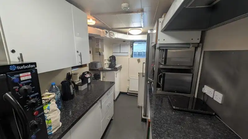 Navire d'arpentage à vendre