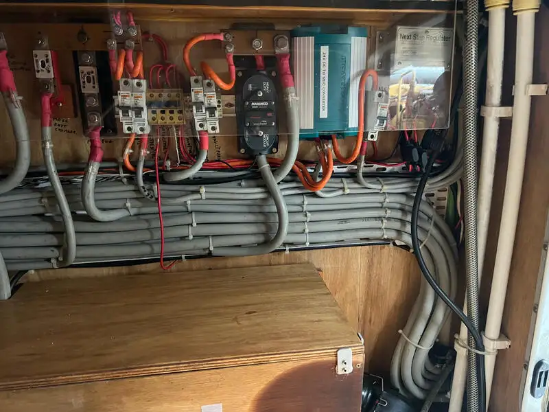 Navire de recherche à vendre
