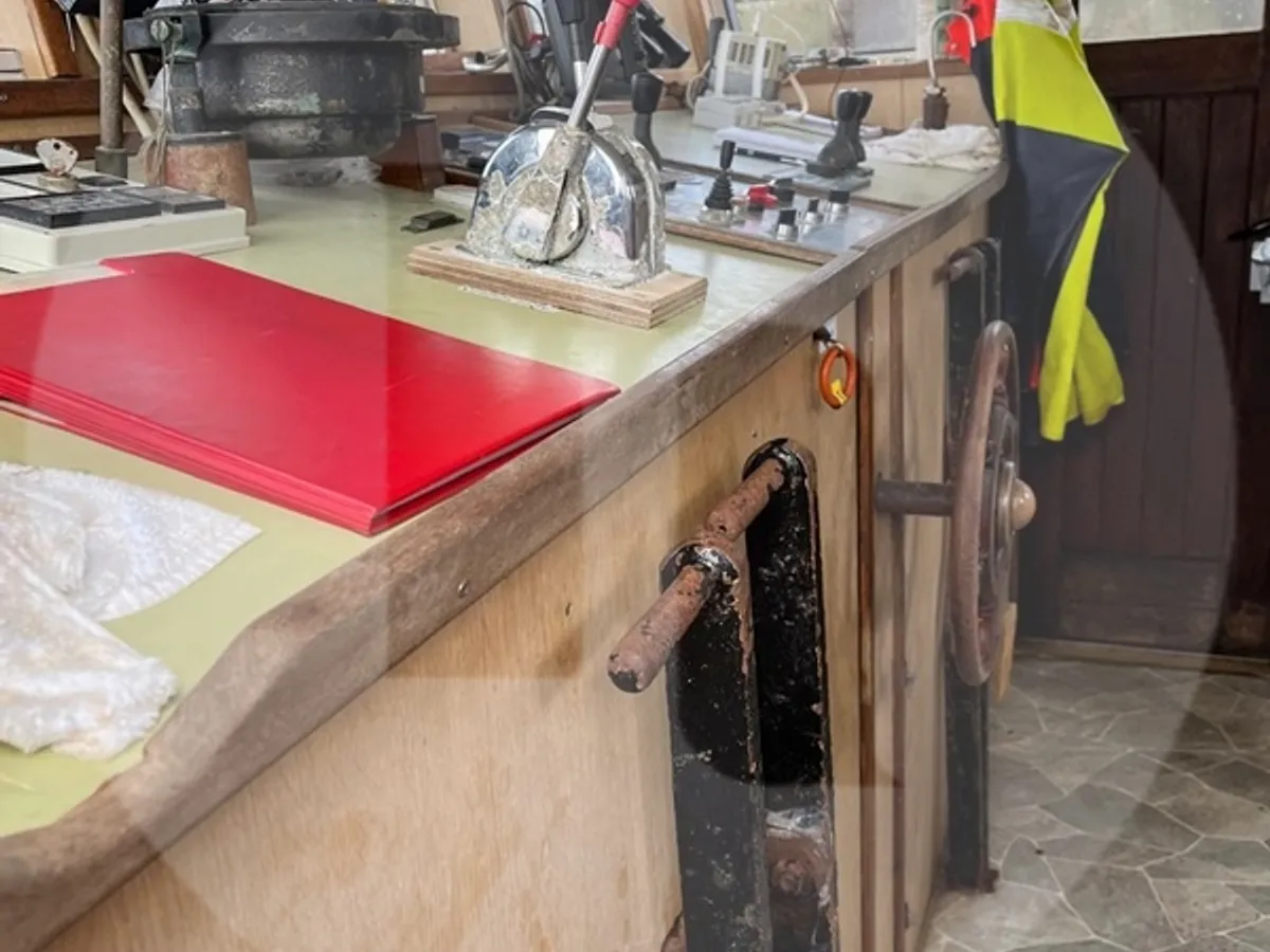 Chalutier à flottaison à vendre