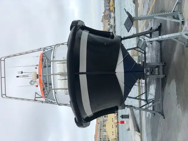 Bateau pilote à vendre