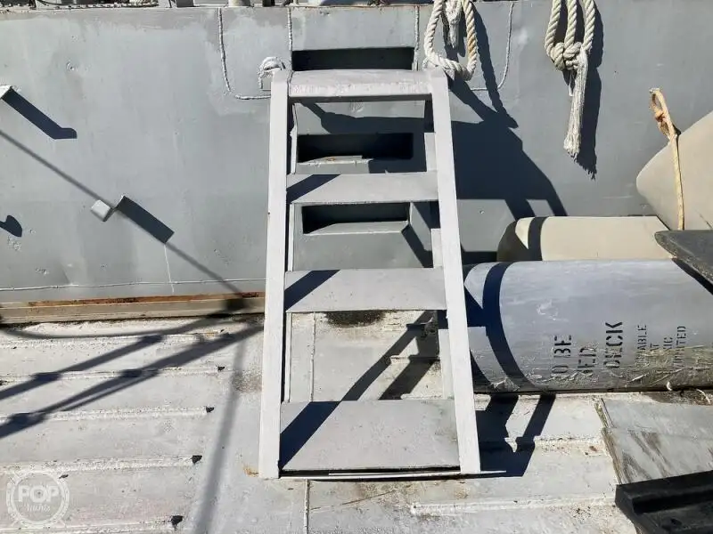 Navire de débarquement, citerne à vendre