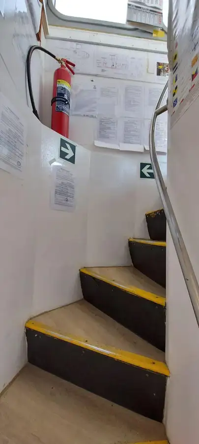 Bateau de transport d'équipage à vendre