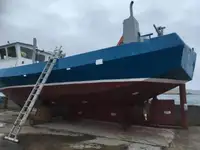 Bateaux de travail à vendre