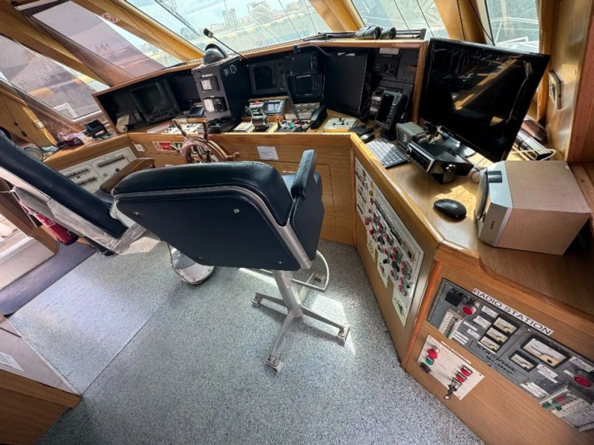 Bateau de transport d'équipage à vendre