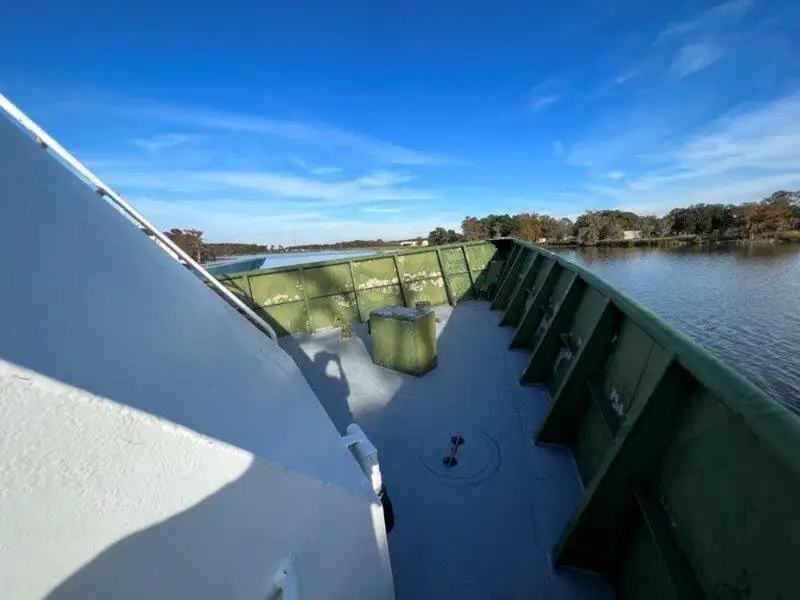 Bateau de transport d'équipage à vendre