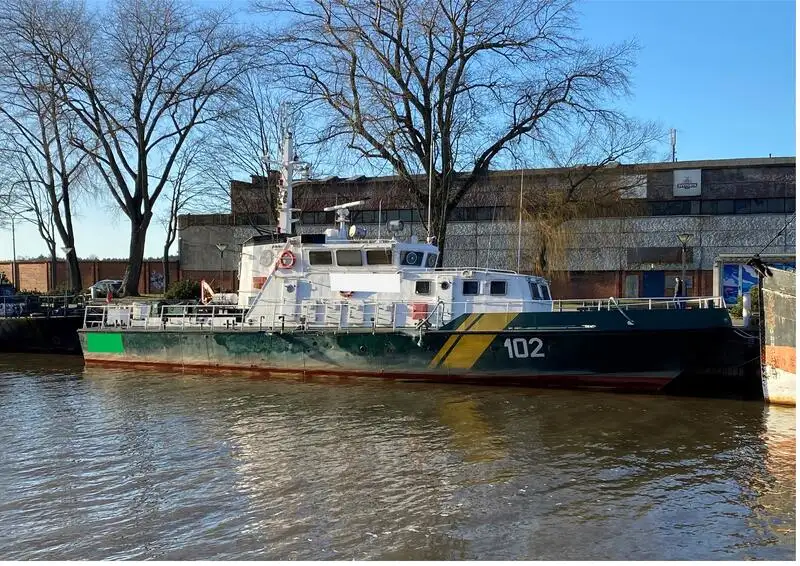 Bateau patrouilleur à vendre