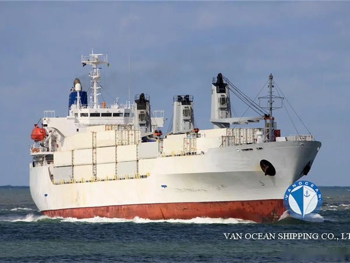 Navire frigorifique à vendre