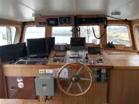 Navire d'arpentage à vendre