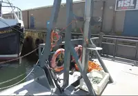 Navire d'arpentage à vendre