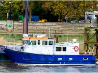 Navire d'arpentage à vendre