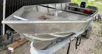 Bateaux de travail à vendre