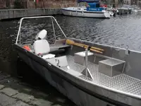 Bateaux de travail à vendre