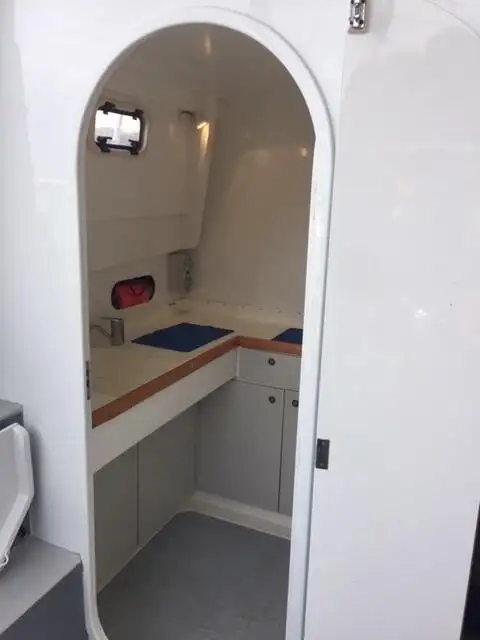 Navire de recherche à vendre