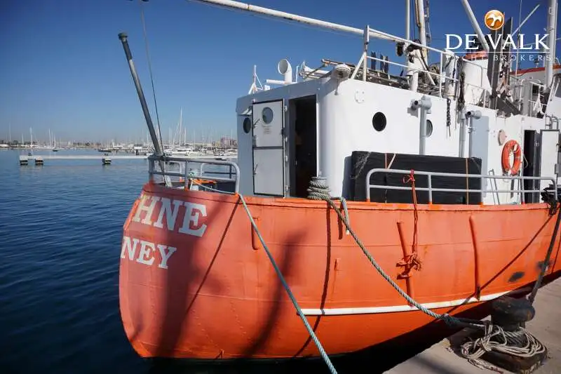 Navire de recherche à vendre